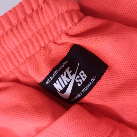 Nike SB Neon Orange Essential Dri-Fit Short - Picture 3 of 7